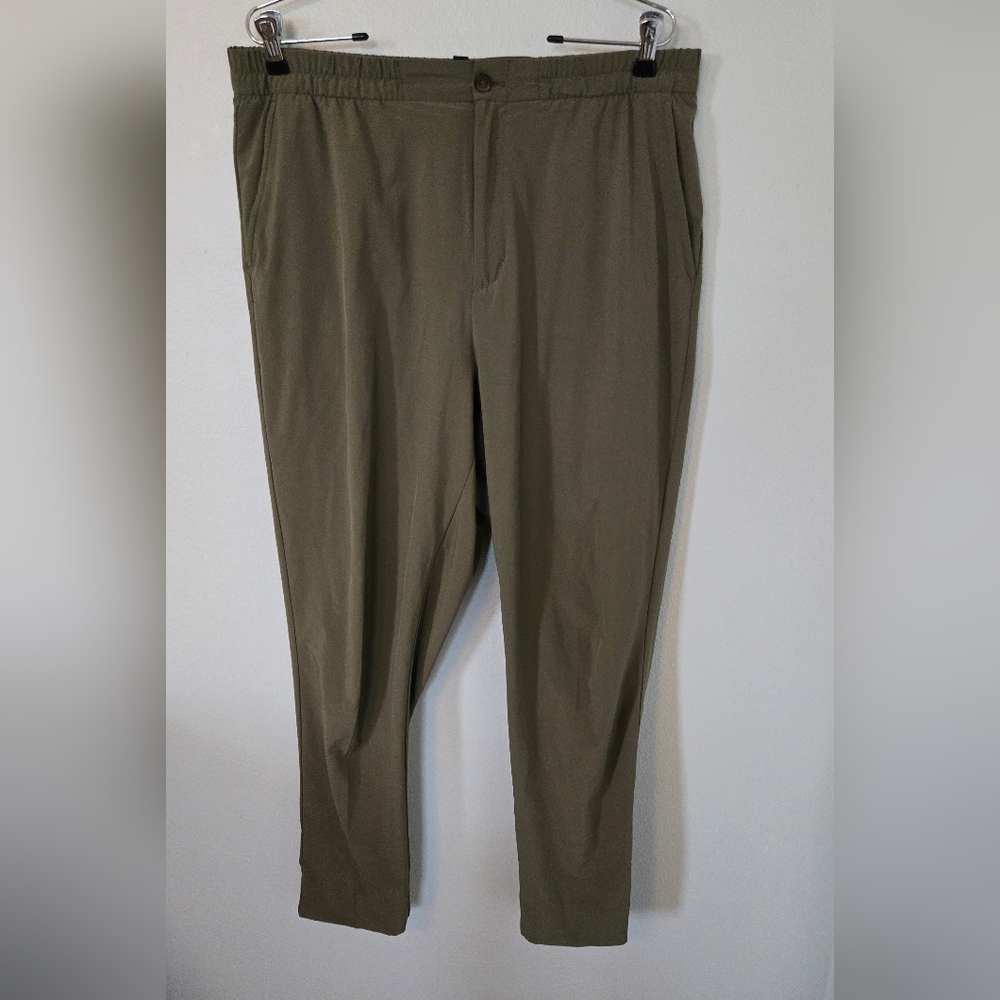 Banana Republic Women's Vegan Green Airstretch Tapered Pants Size Large